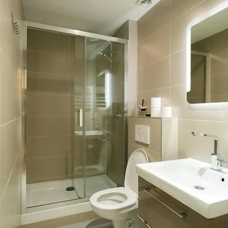 Beautiful Yellow Apartment Near Marais And Bastille Paris Exterior photo