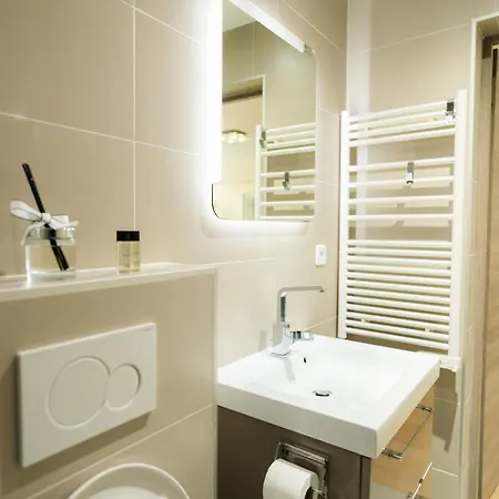 Beautiful Yellow Apartment Near Marais And Bastille Paris Exterior photo