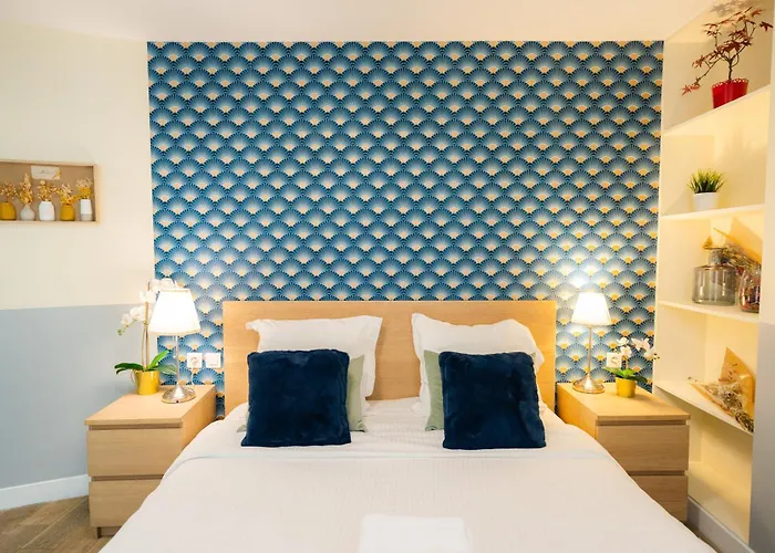 Beautiful Yellow Apartment Near Marais And Bastille